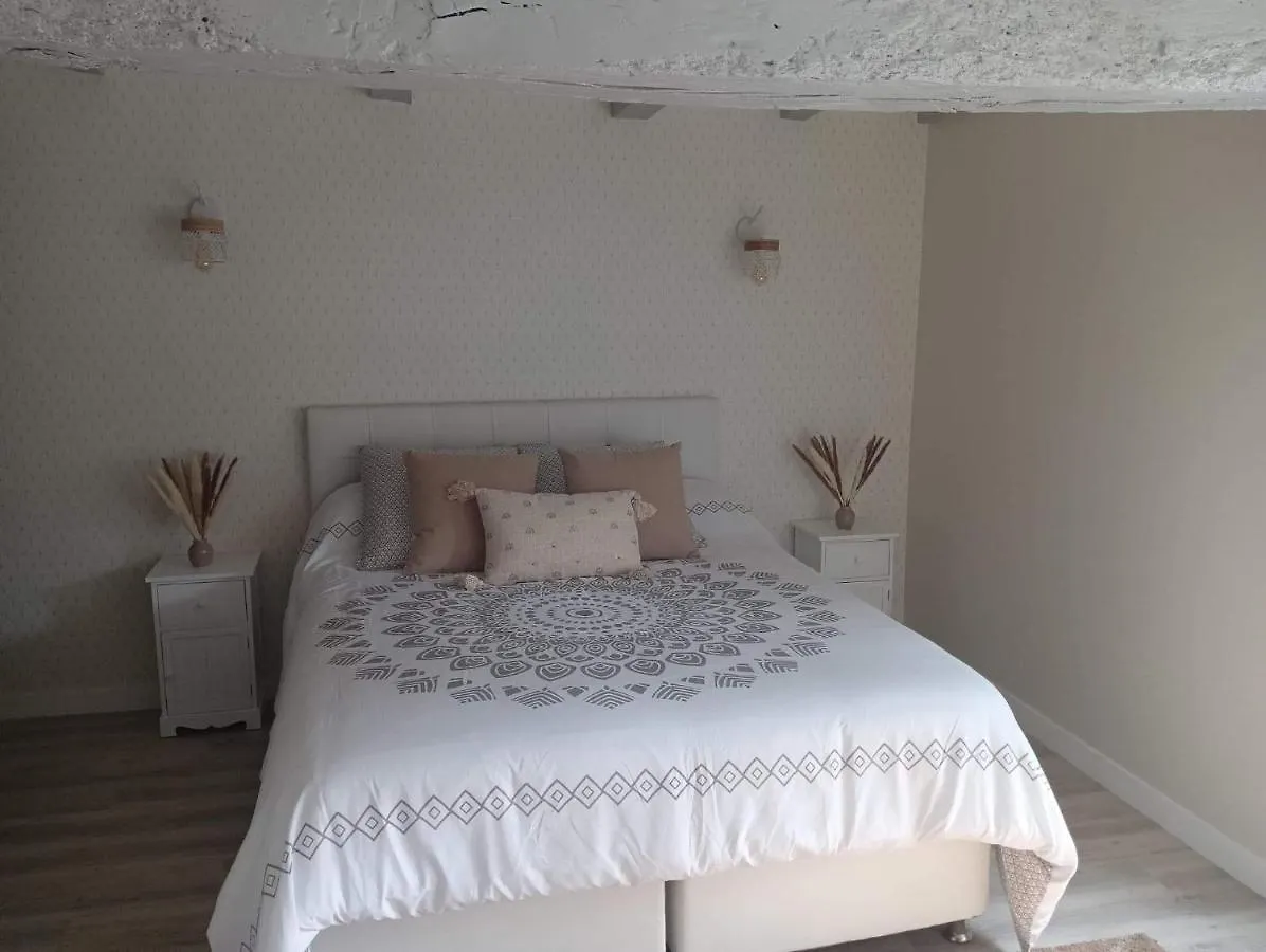 Chambre D'Hote Familiale De La Maison Bleue Lanvallay Bed & Breakfast