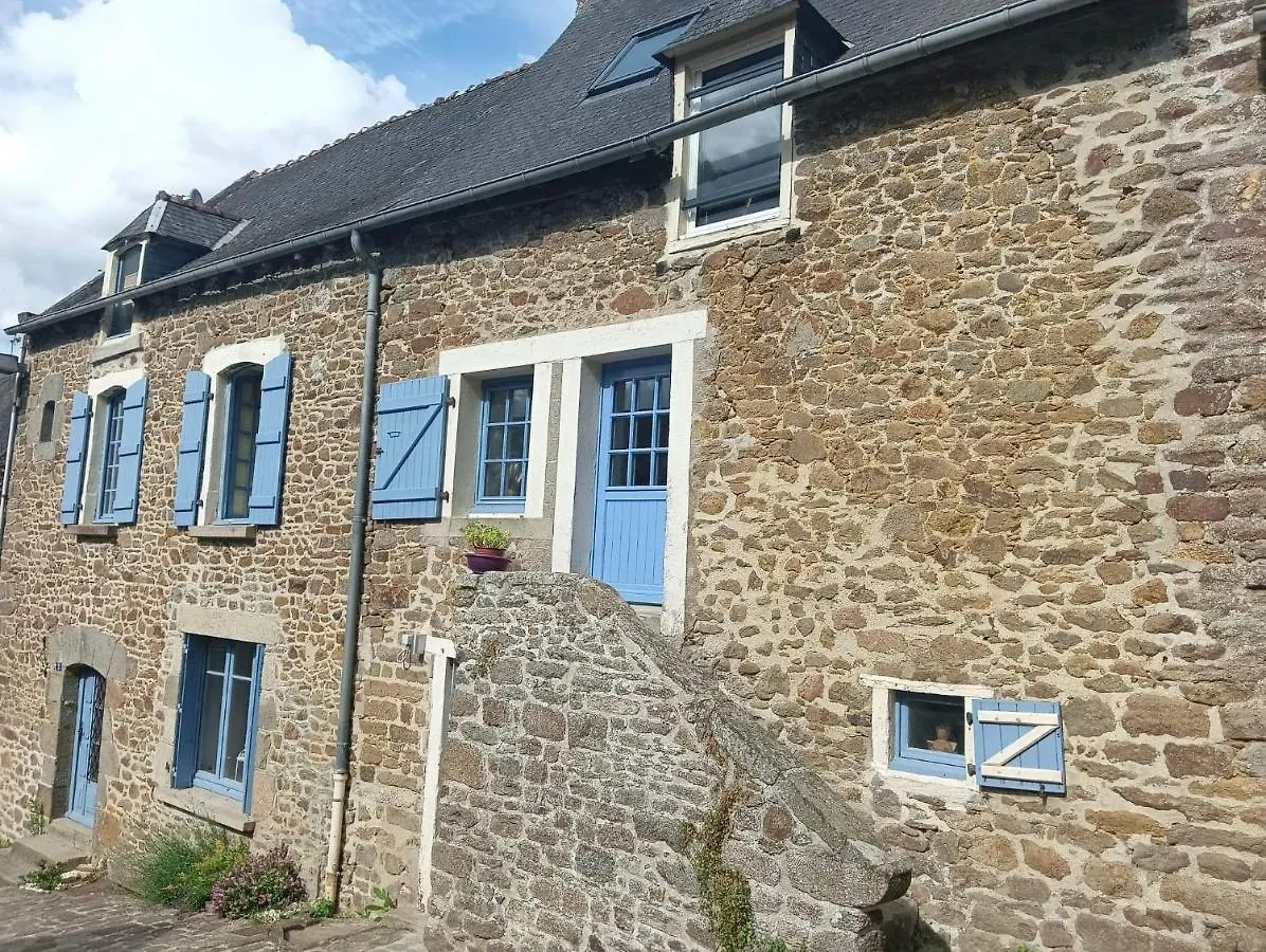 Bed & Breakfast Chambre D'Hote Familiale De La Maison Bleue Lanvallay Frankrijk